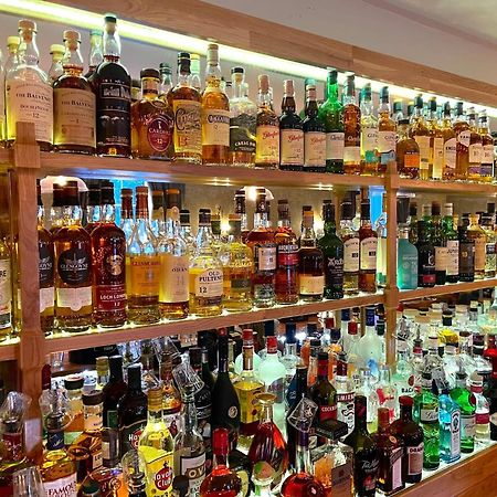 Duke Of Gordon Hotel Kingussie Bagian luar foto