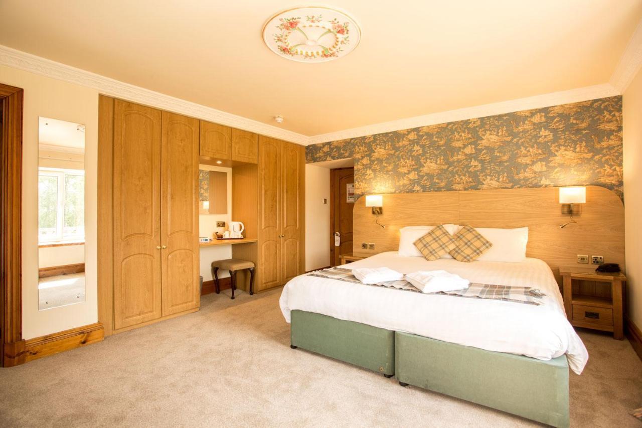 Duke Of Gordon Hotel Kingussie Bagian luar foto