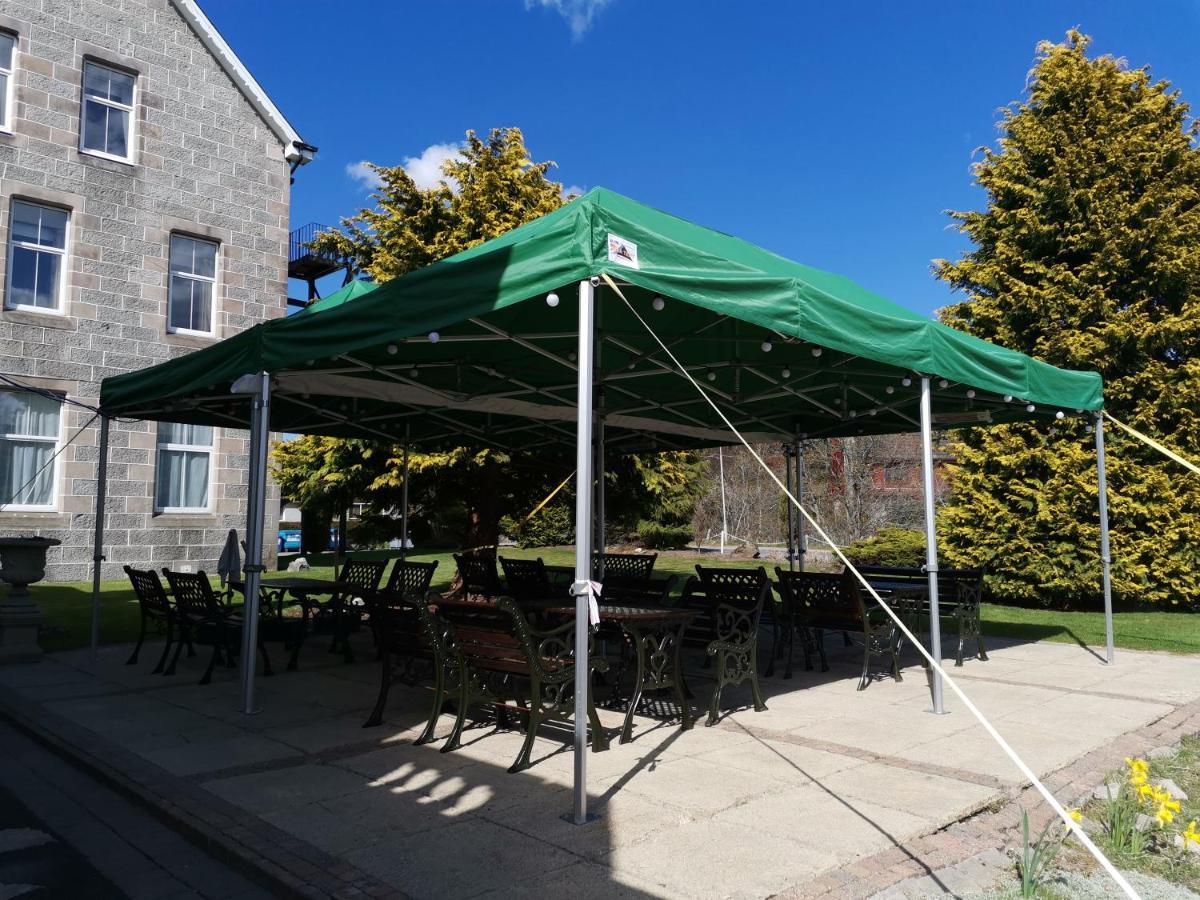 Duke Of Gordon Hotel Kingussie Bagian luar foto