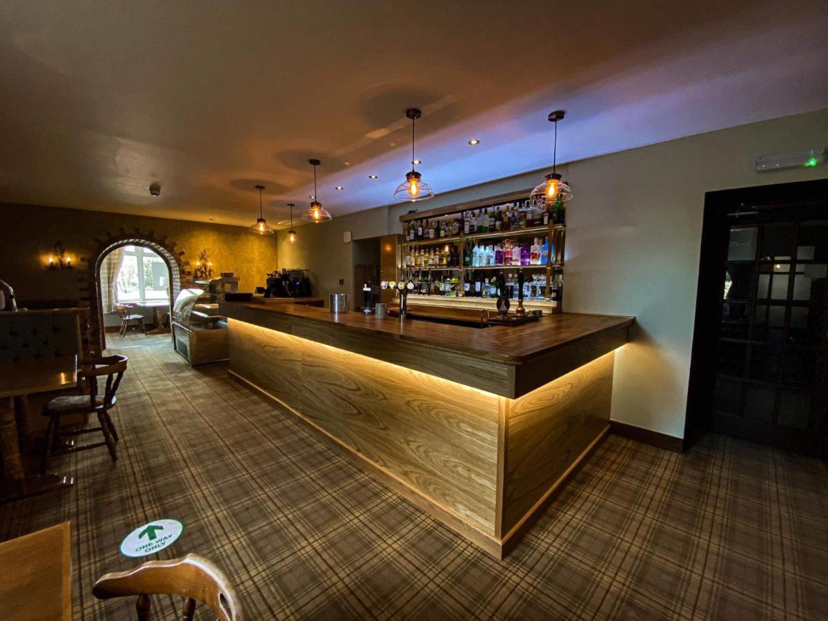 Duke Of Gordon Hotel Kingussie Bagian luar foto
