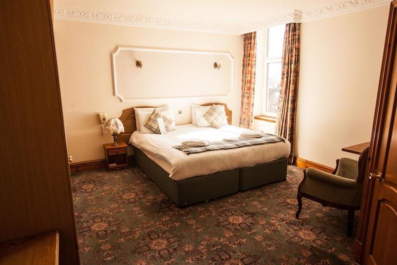 Duke Of Gordon Hotel Kingussie Bagian luar foto