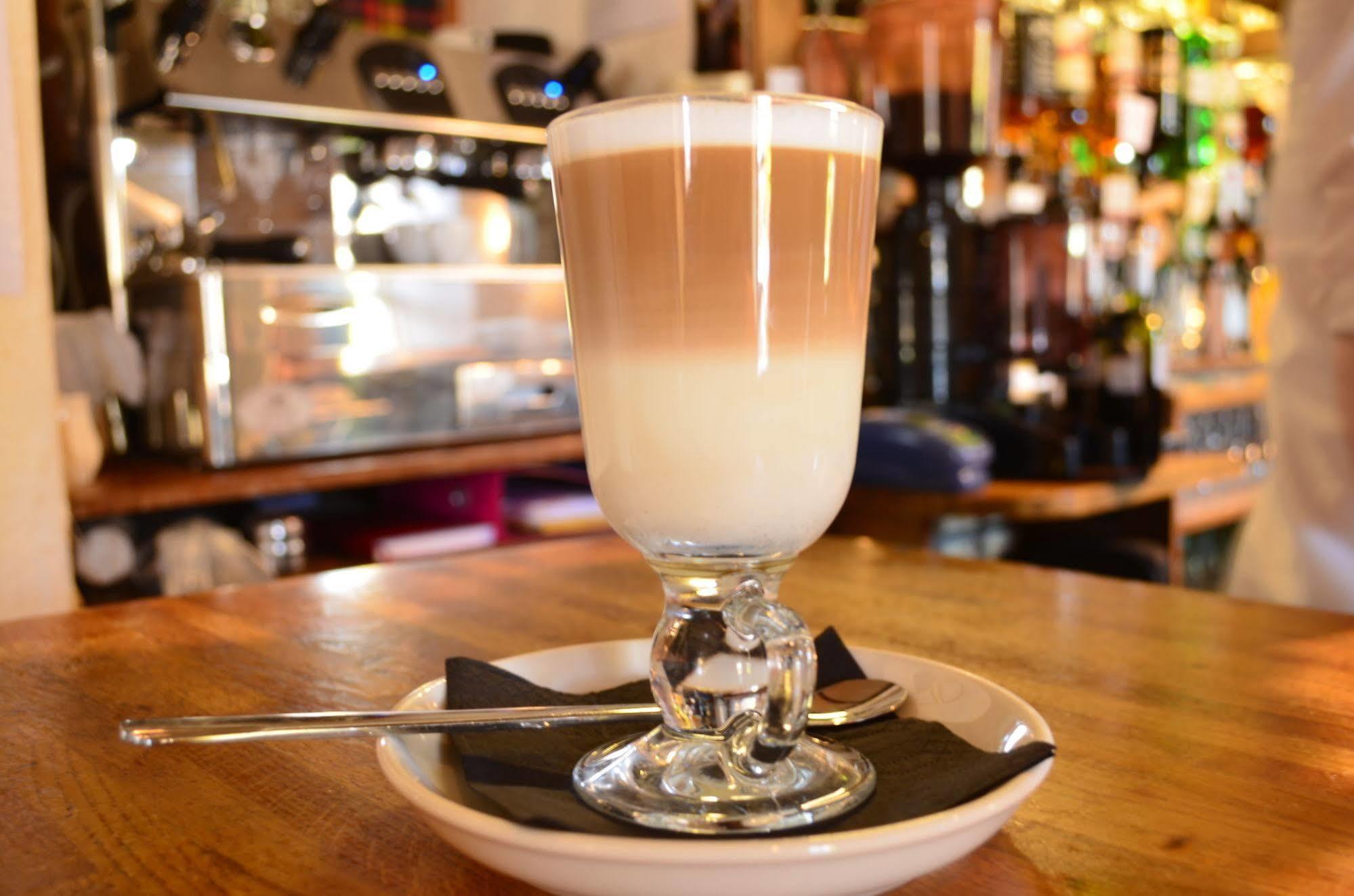 Duke Of Gordon Hotel Kingussie Bagian luar foto