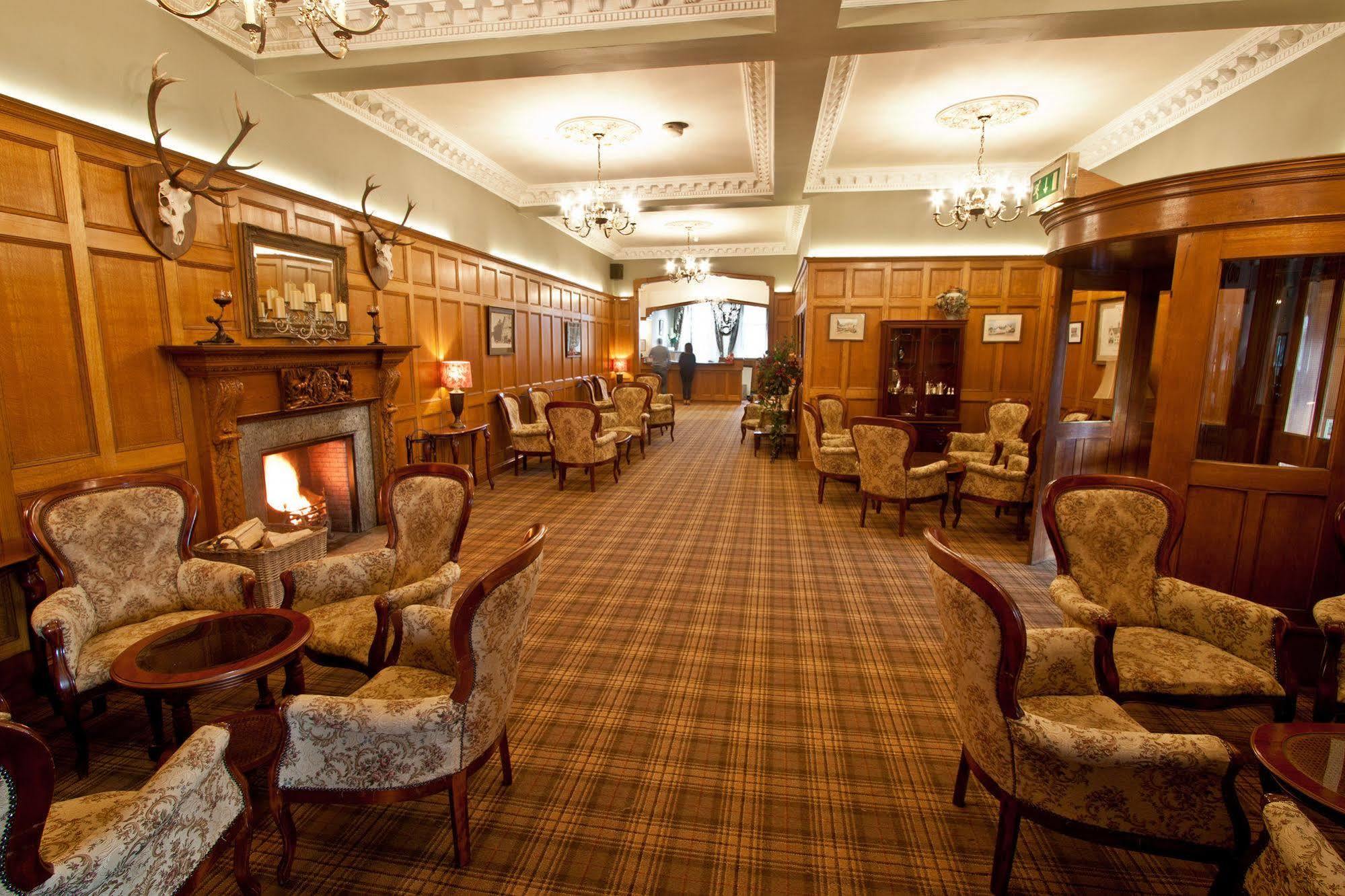 Duke Of Gordon Hotel Kingussie Bagian luar foto